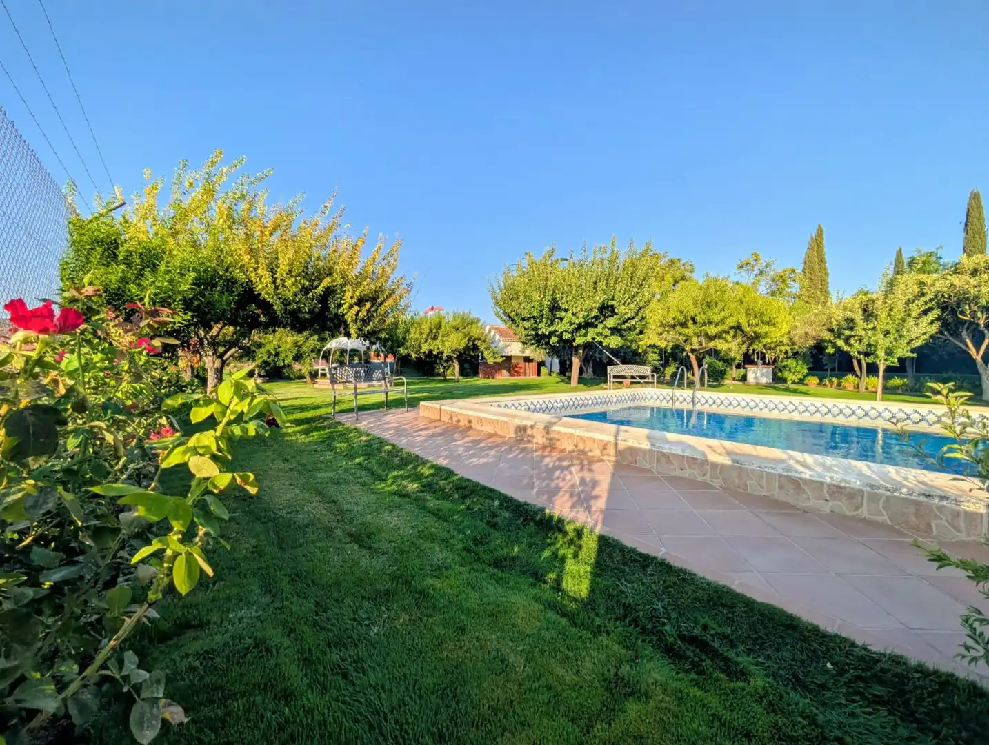 Piscina de Casa o xalet en venda en Loja amb Aire condicionat, Calefacció i Jardí privat