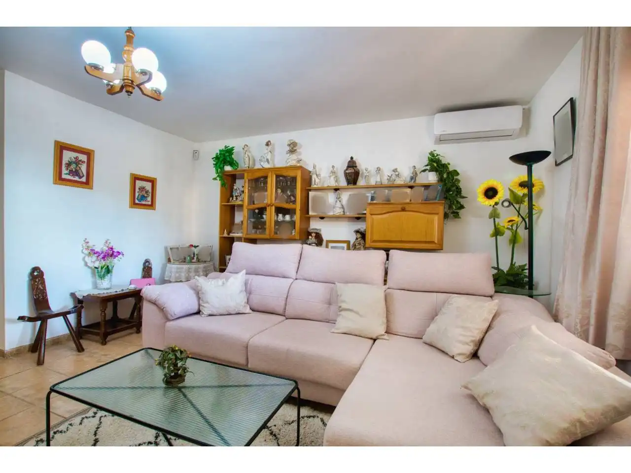 Sala de estar de Finca rústica en venta en Alcaucín con Terraza y Piscina