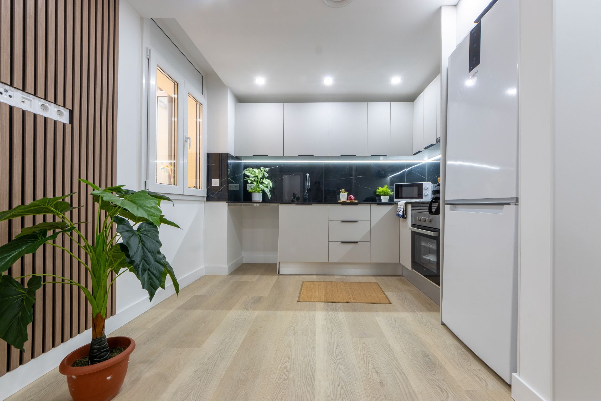 Kitchen of Flat for sale in  Tarragona Capital  with Air Conditioner, Storage room and Oven