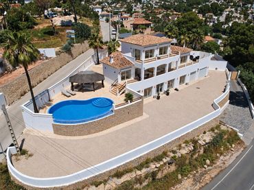 Detached house with balcony for sale in Cala Advocat - Baladrar