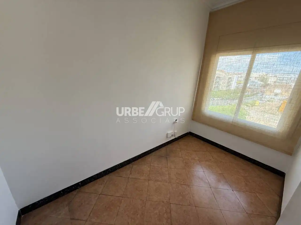 Flat for rent in Terrassa  with Air Conditioner, Heating and Terrace