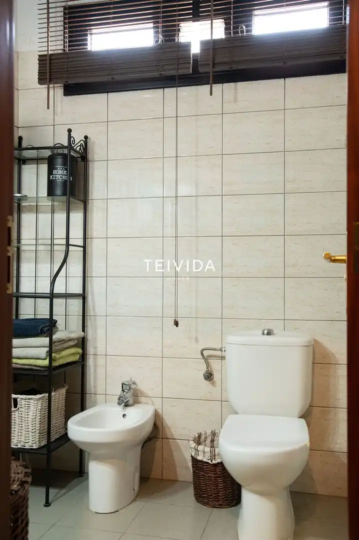 Baño de Piso en venta en Guía de Isora con Terraza y Trastero