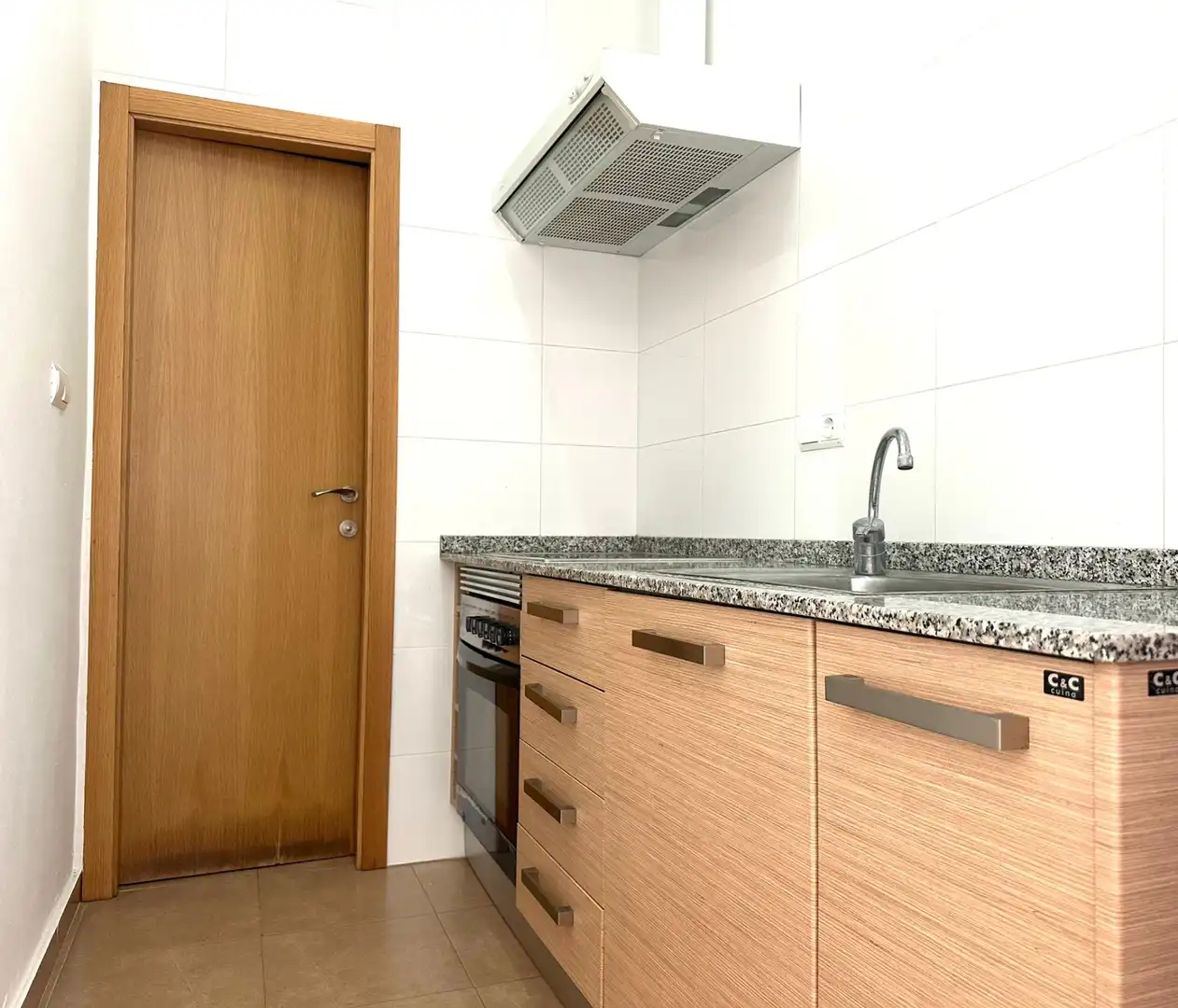 Cocina de Local de alquiler en Sueca con Aire acondicionado
