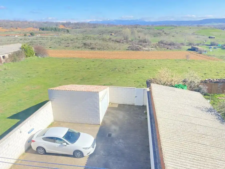Dúplex en venta en Villaquilambre con Calefacción, Trastero y Horno