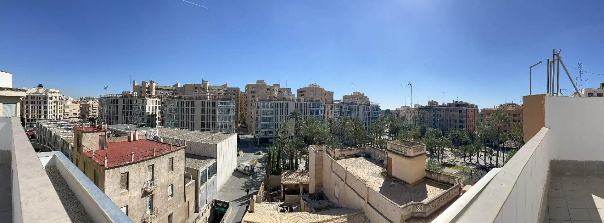 Vista exterior de Àtic de lloguer en Elche / Elx amb Aire condicionat, Parquet i Terrassa