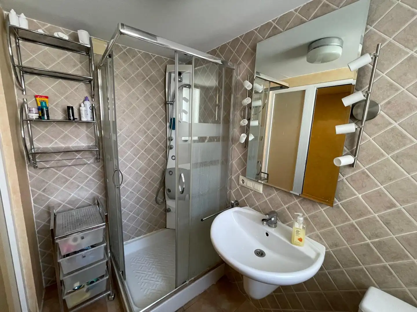 Bathroom of Apartments for sale in Zaragoza  with Air Conditioner, Heating and Parquet flooring