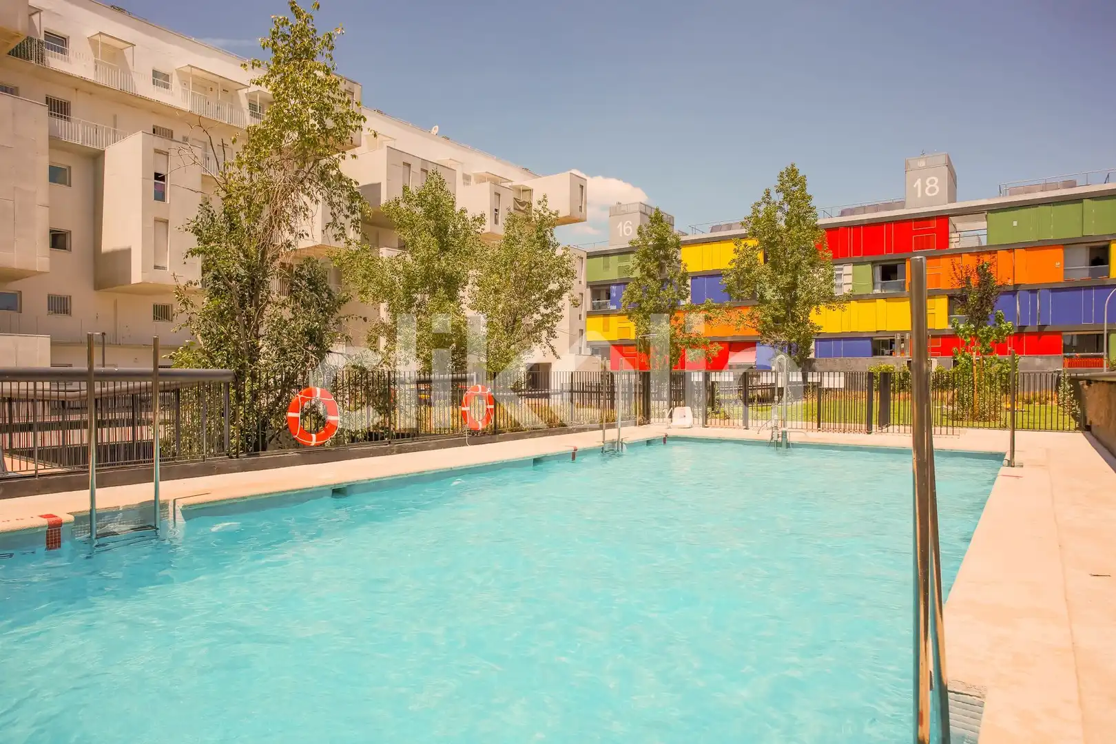 Piscina de Pis en venda en Madrid amb Calefacció, Terrassa i Traster