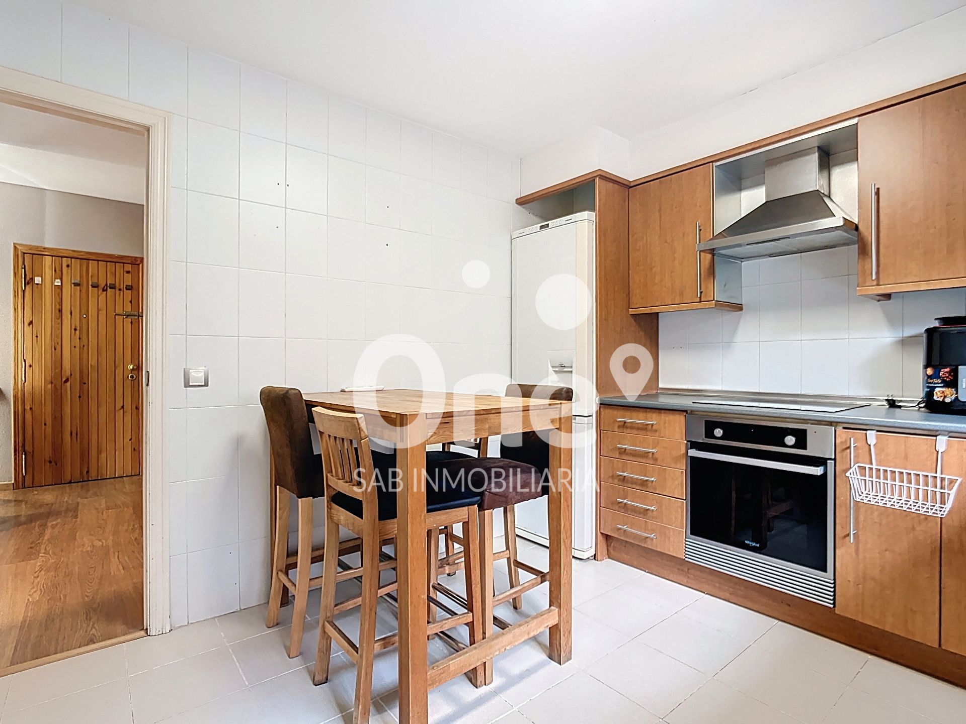 Cuina de Casa adosada en venda en La Pobla de Vallbona amb Calefacció, Jardí privat i Parquet