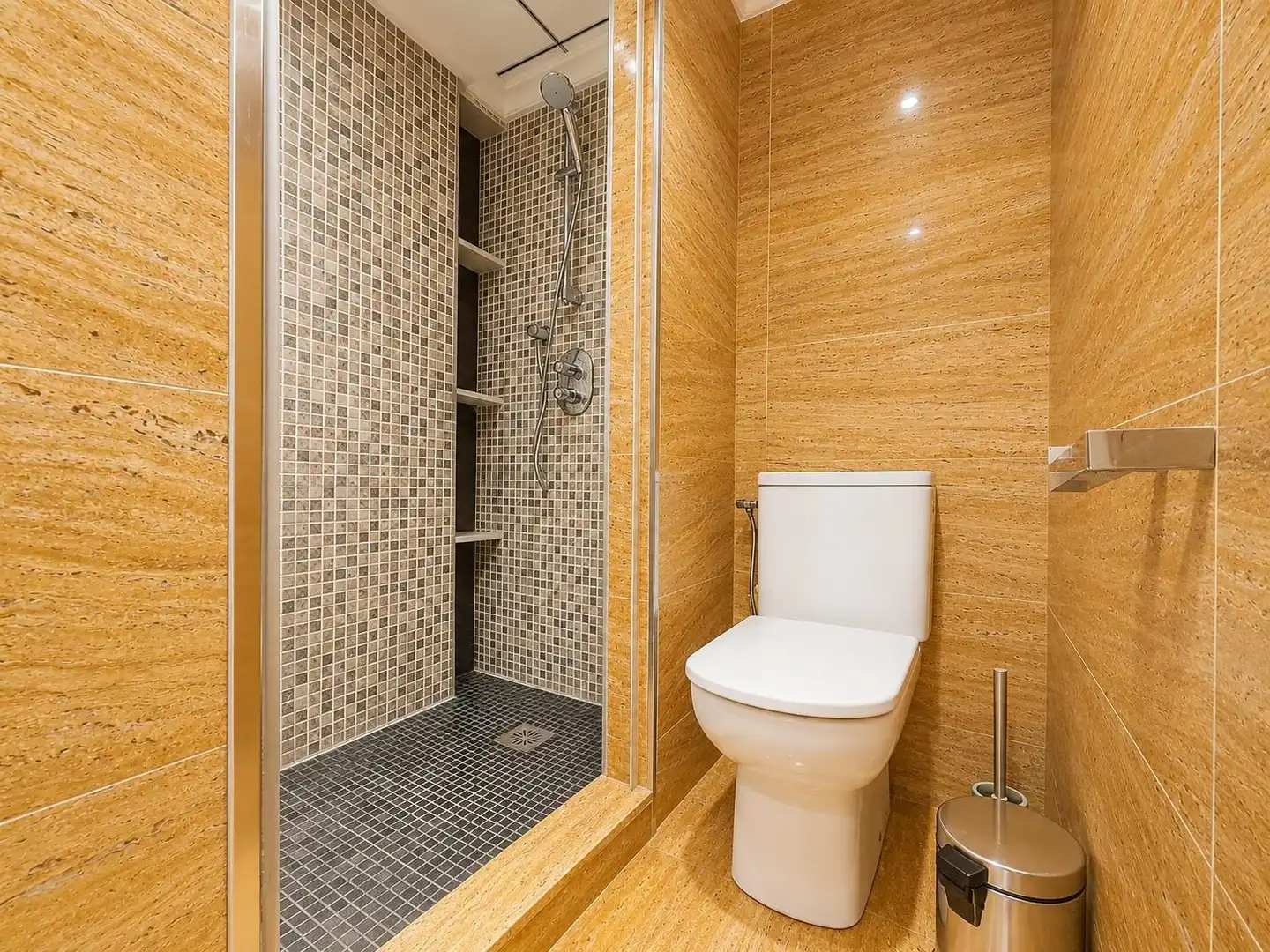 Badezimmer von Wohnung zur Miete in Elche / Elx mit Klimaanlage, Heizung und Parkett