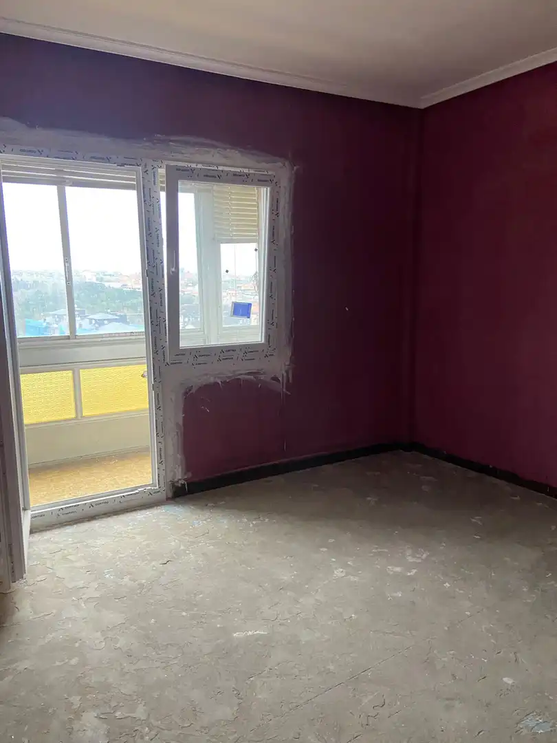 Habitación de Piso en venta en Avilés con Calefacción y Balcón
