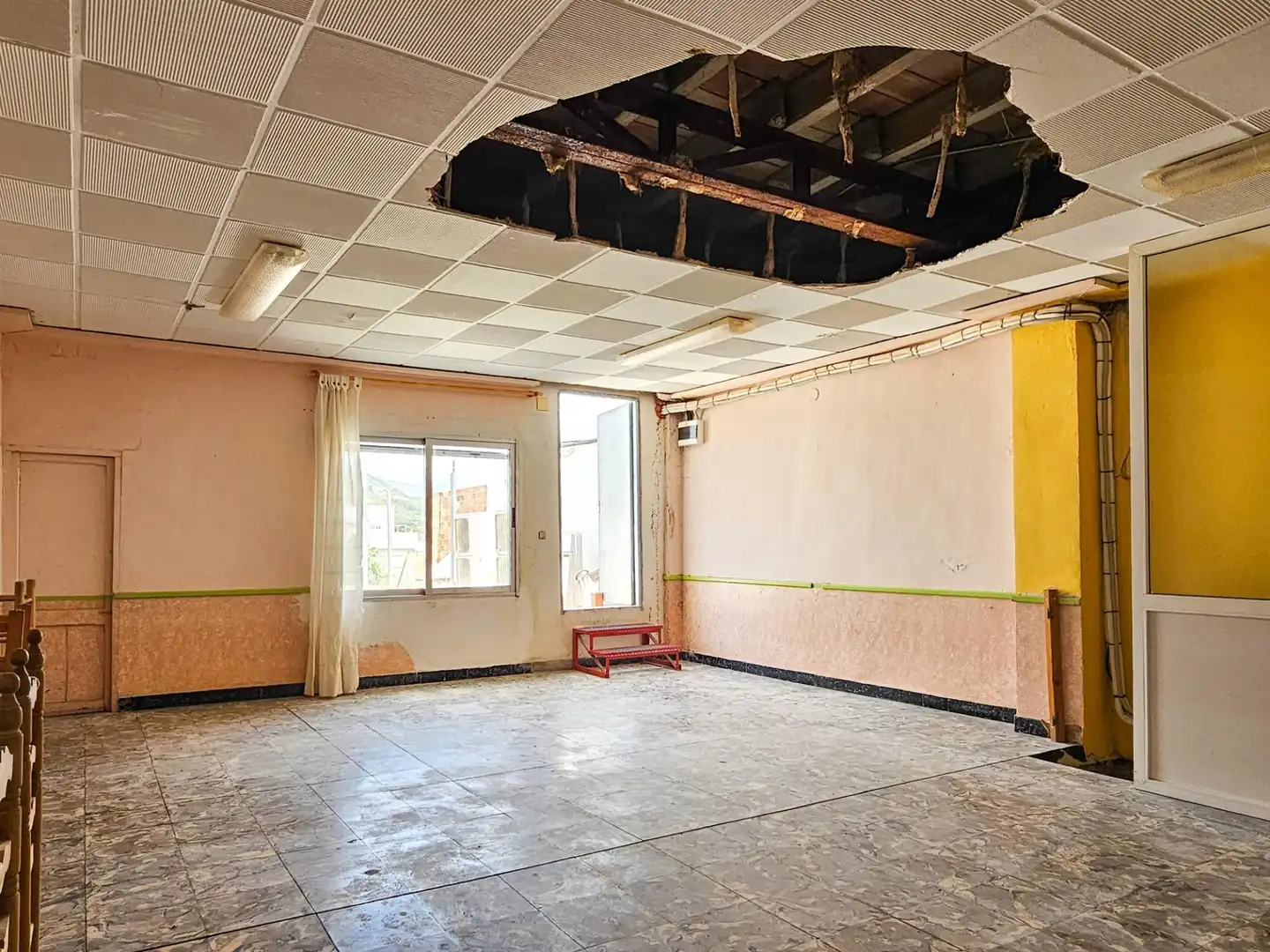 Local en venta en Ròtova con Aire acondicionado y Amueblado