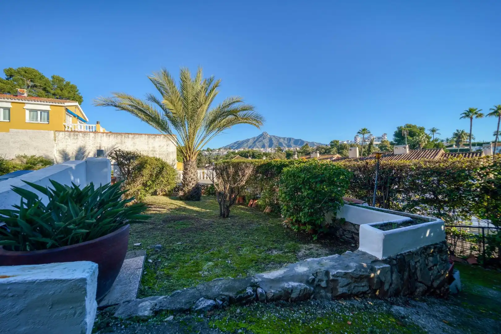 Jardí de Casa o xalet en venda en Marbella amb Aire condicionat, Calefacció i Alarma