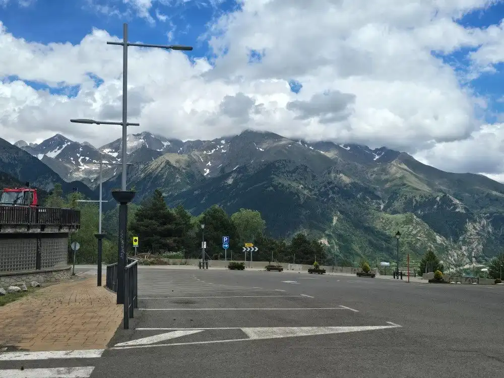 Vista exterior de Pis en venda en Sallent de Gállego amb Calefacció i Terrassa