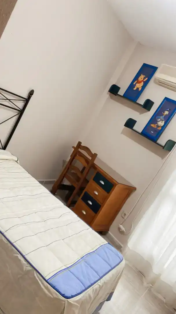 Schlafzimmer von Wohnung zur Miete in Navalmoral de la Mata mit Klimaanlage, Abstellraum und Möbliert