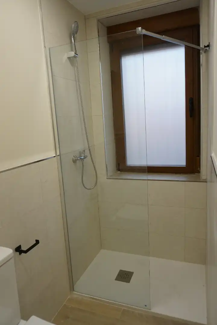 Bany de Casa o xalet per a compartir en Ávila amb Calefacció, Moblat i Rentadora
