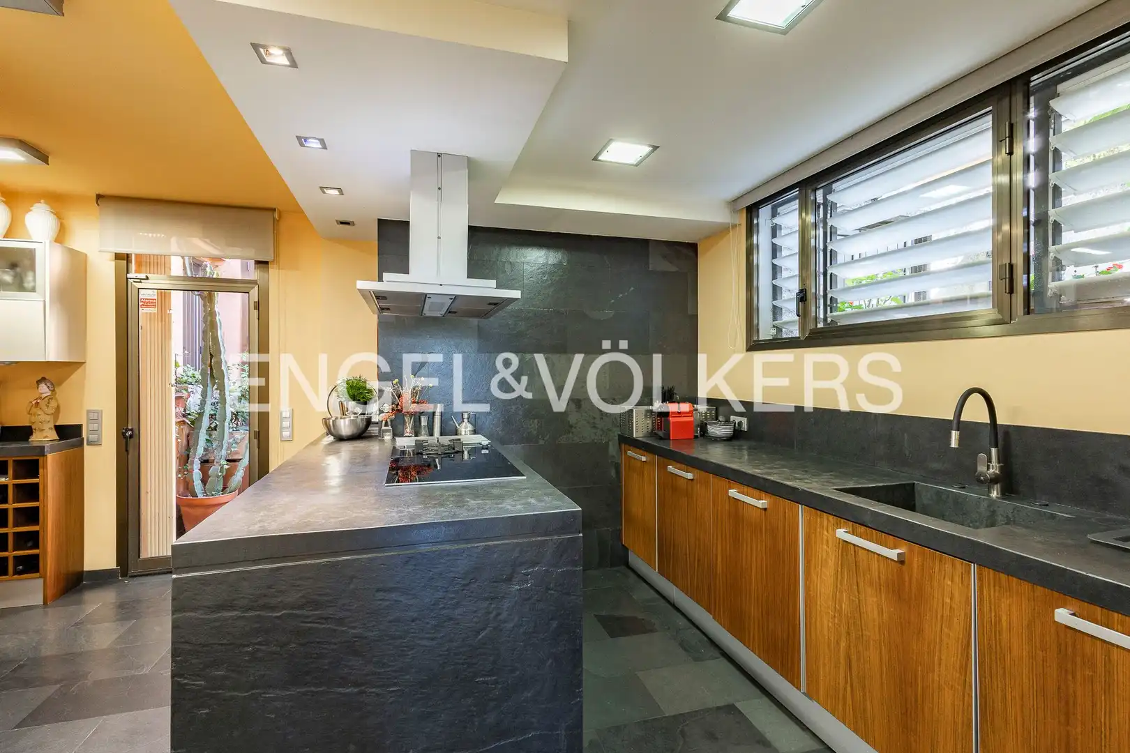 Casa con balcón en venta en La Miranda, imagen 22