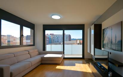 Living room of Attic for sale in L'Hospitalet de Llobregat  with Air Conditioner and Terrace