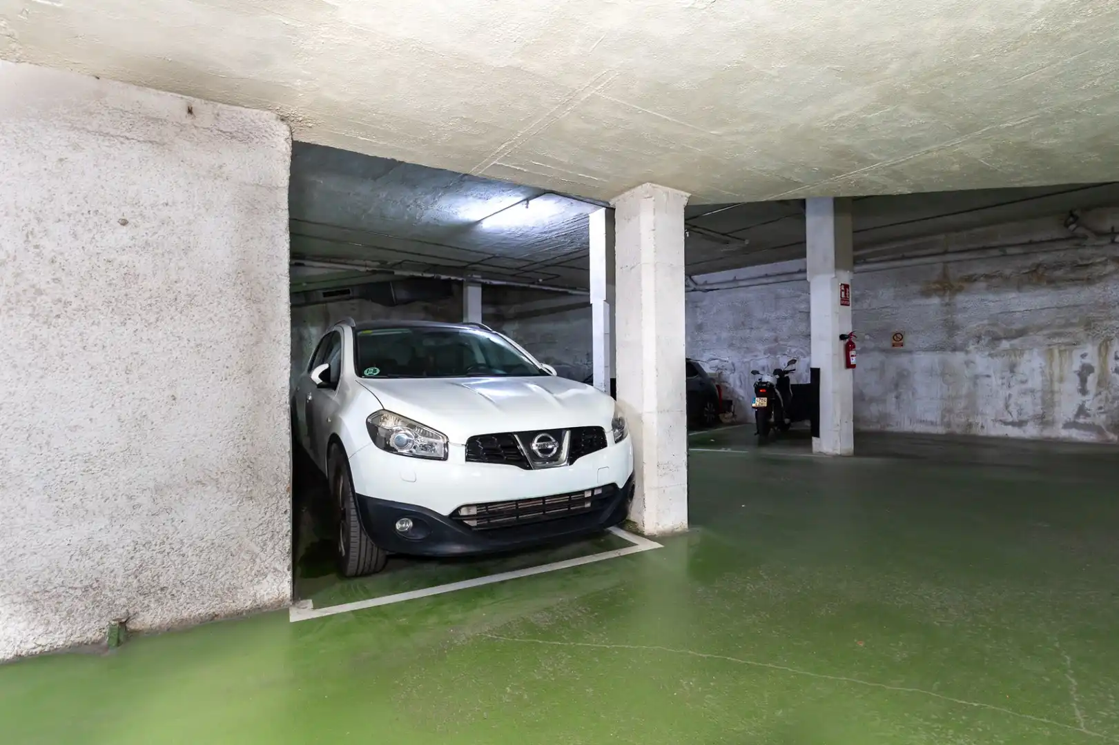 Parkplatz von Wohnung zum Verkauf in Sant Just Desvern mit Klimaanlage, Heizung und Terrasse