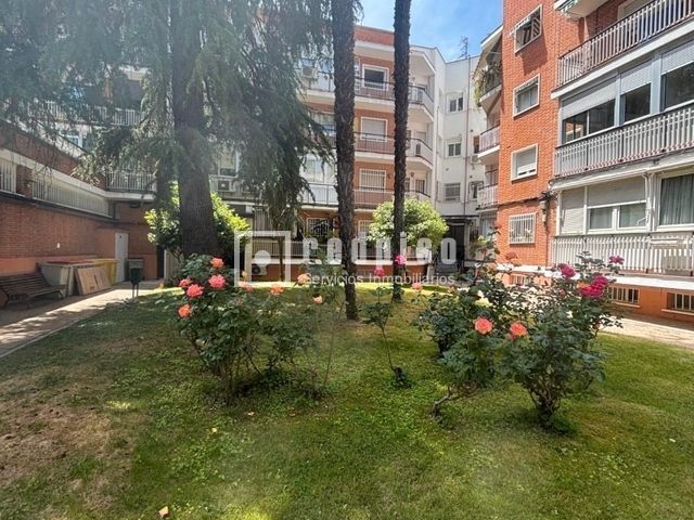 Vista exterior de Pis en venda en  Madrid Capital amb Aire condicionat i Calefacció