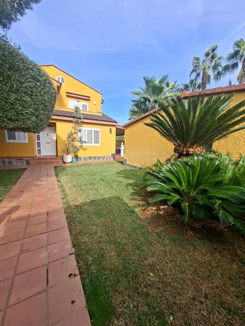 House with pool to rent in Riba-roja de Túria, imagen 2