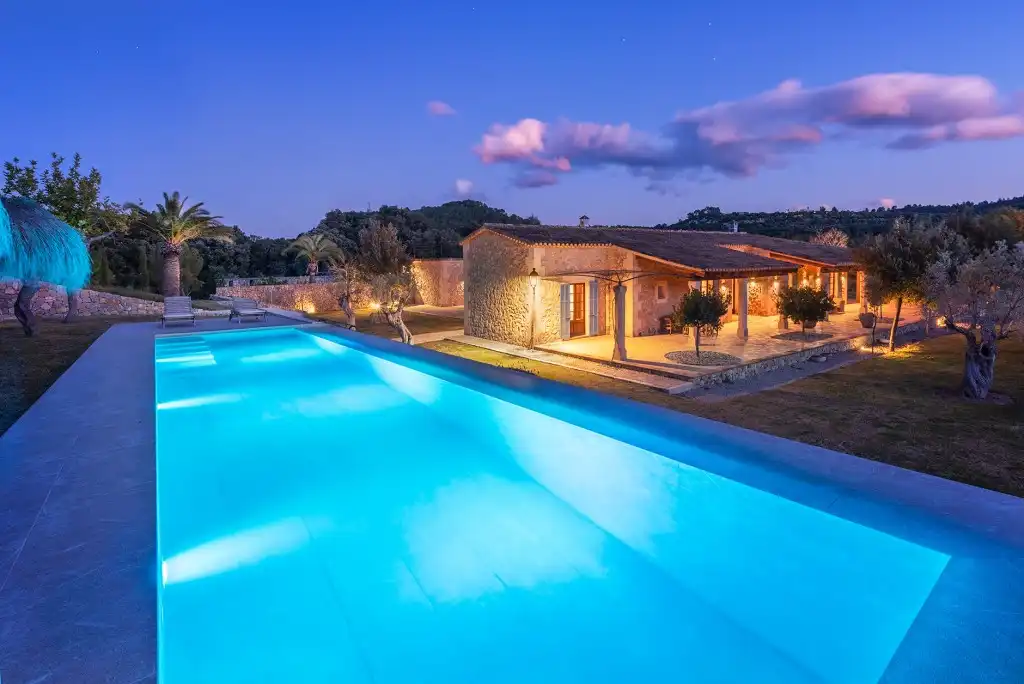 Maison rustique avec piscine à vendre à Campanet