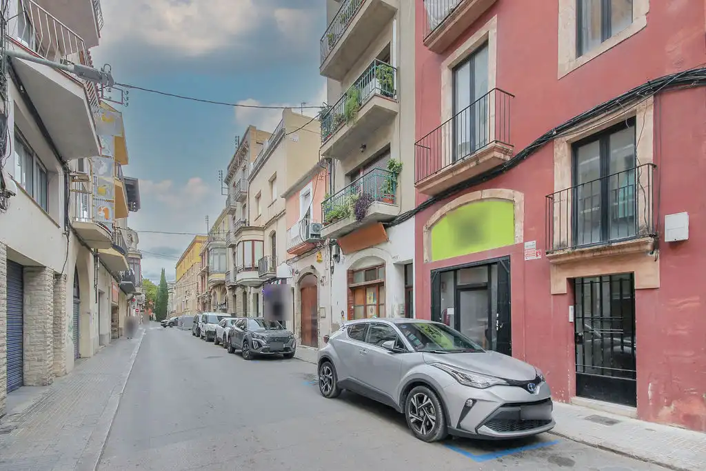 Vista exterior de Edifici en venda en Vilafranca del Penedès