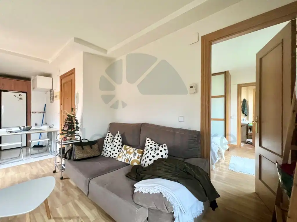 Wohnzimmer von Dachboden zum Verkauf in Lardero mit Klimaanlage, Terrasse und Möbliert