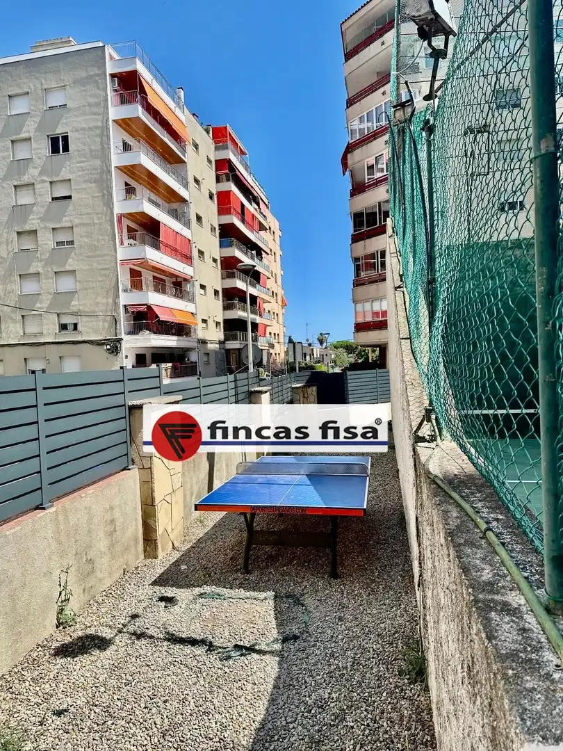 Vista exterior de Pis en venda en Premià de Mar amb Aire condicionat, Calefacció i Terrassa