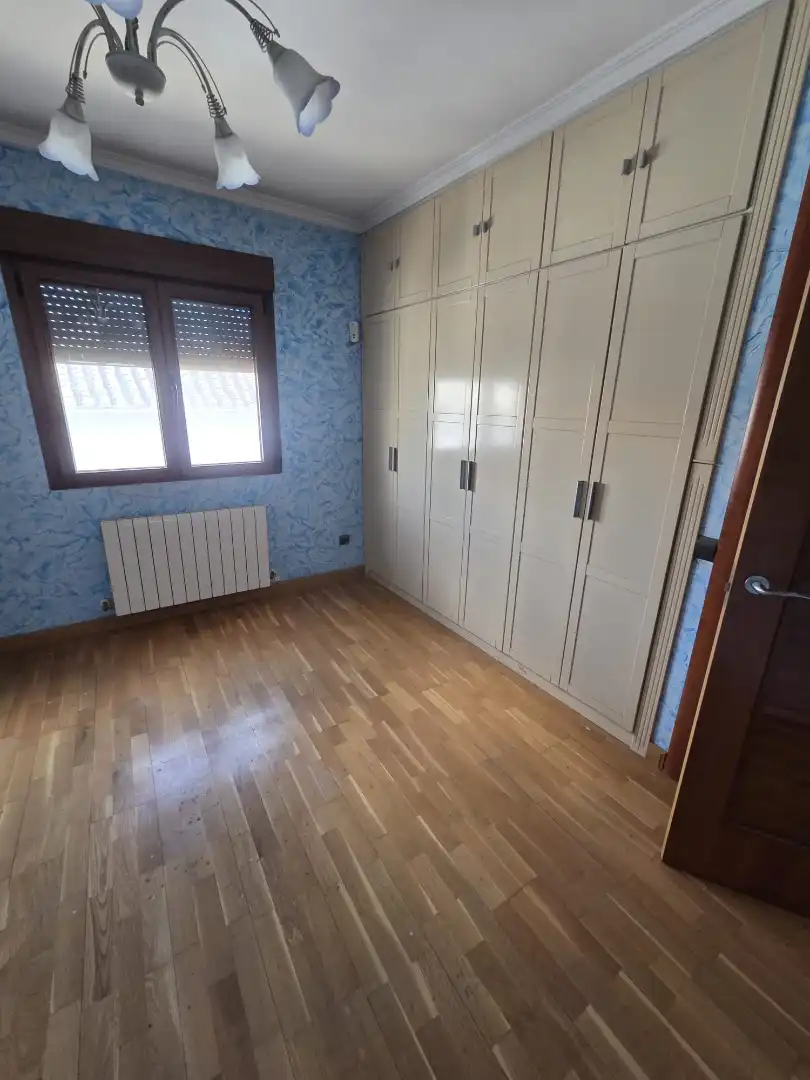 Schlafzimmer von Einfamilien-Reihenhaus zum Verkauf in Ocaña mit Heizung und Abstellraum