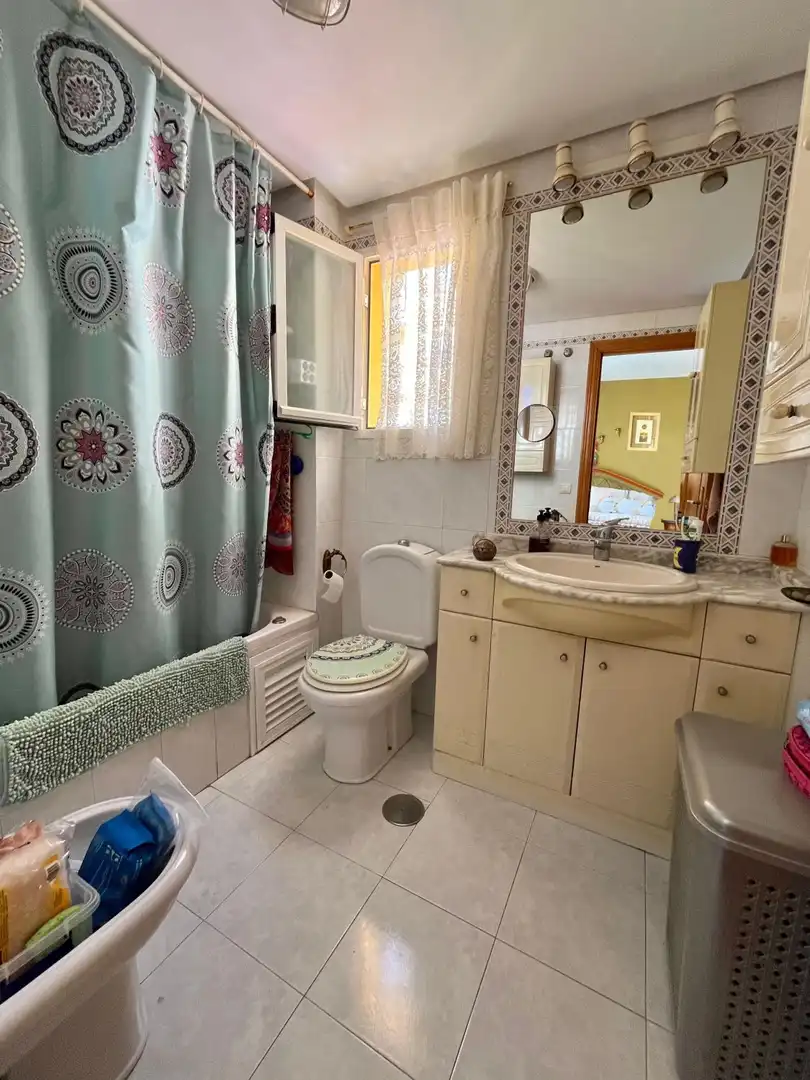 Baño de Apartamento en venta en Benalmádena con Aire acondicionado, Calefacción y Terraza