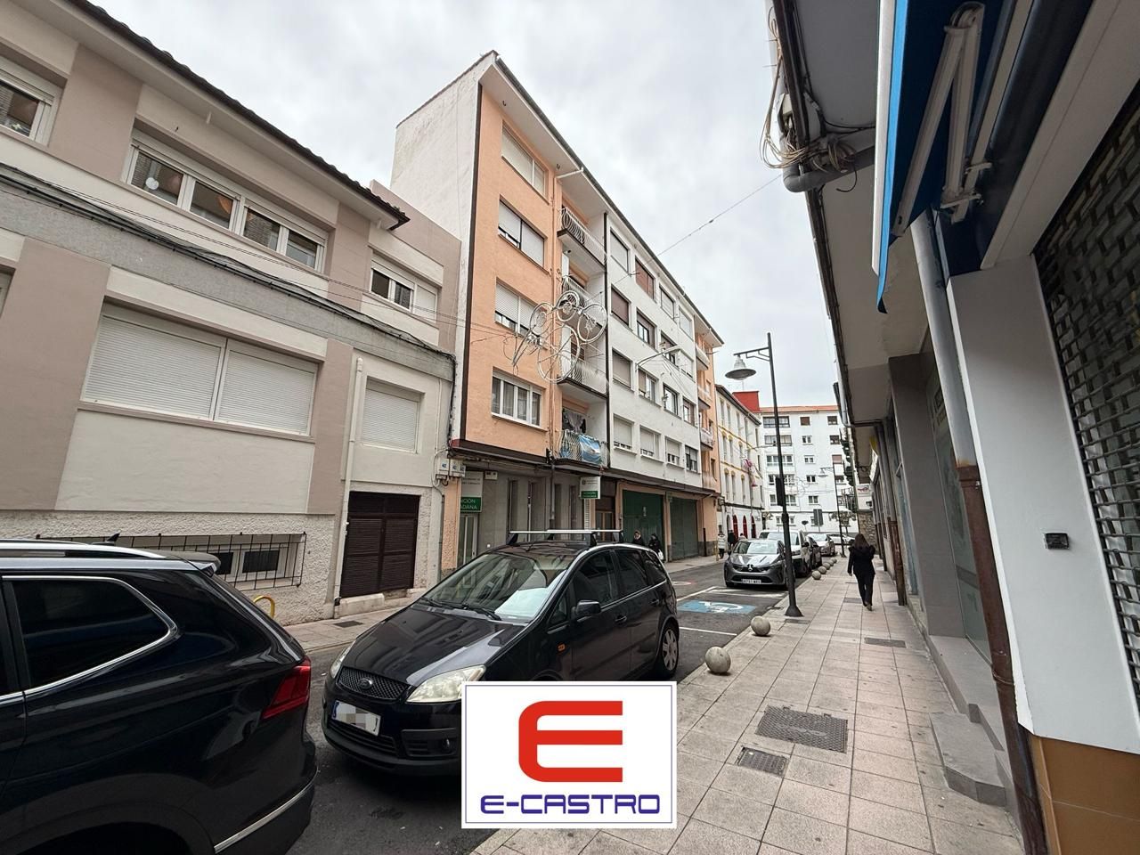 Vista exterior de Pis en venda en Castro-Urdiales amb Calefacció, Terrassa i Balcó