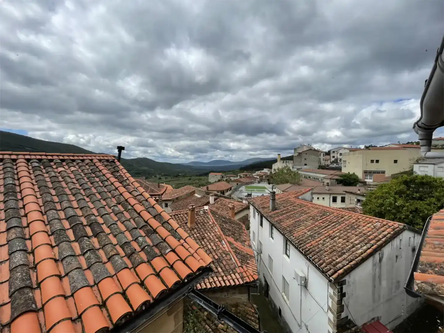 Vista exterior de Piso en venta en Gata con Trastero, Lavadora y Microondas