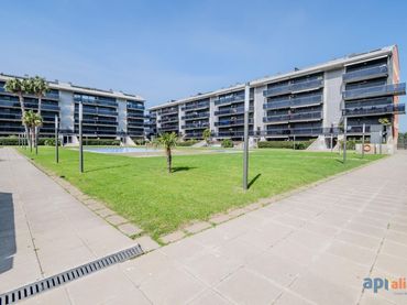 Apartment with balcony for sale in Plaça del Martinet 4
