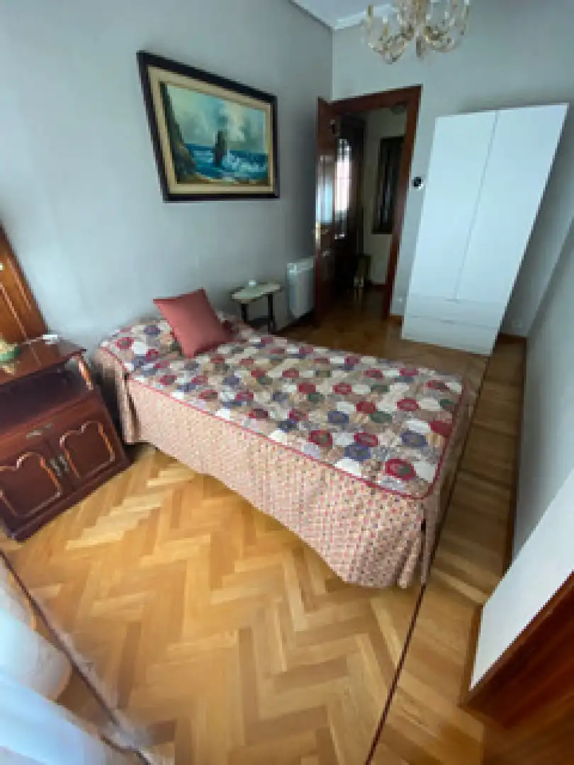 Bedroom of Flat for rent in Camargo  with Heating, Parquet flooring and Furnished