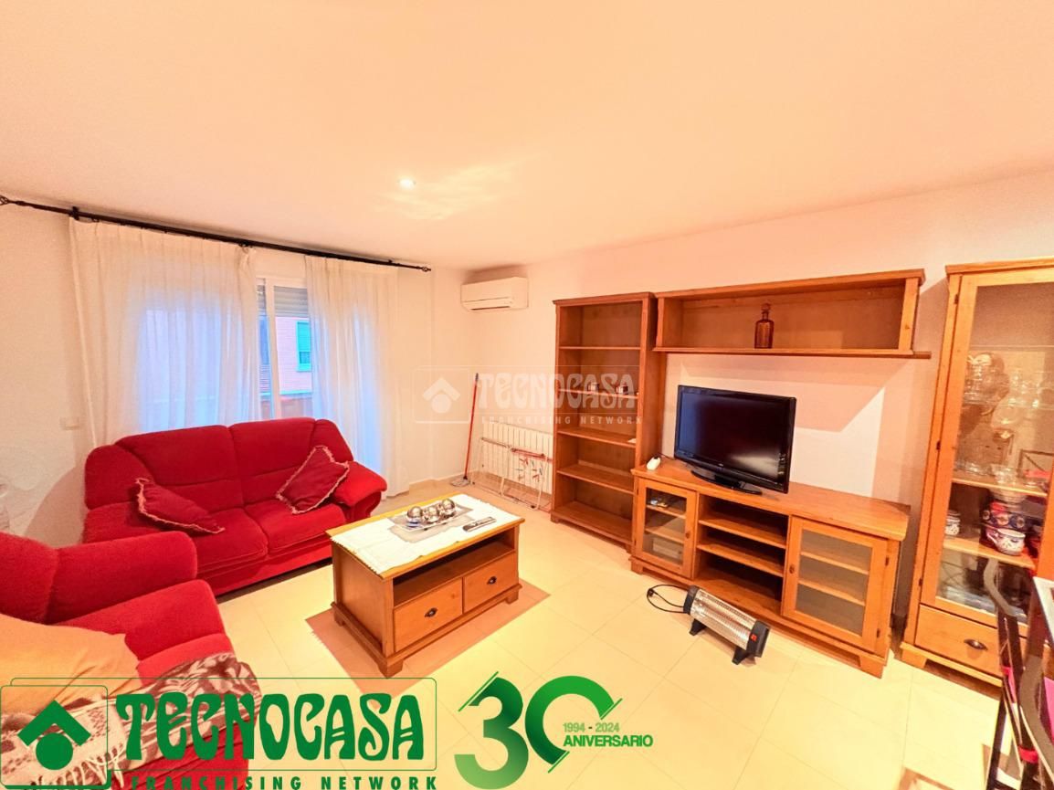 Sala de estar de Piso de alquiler en  Toledo Capital con Aire acondicionado, Calefacción y Balcón