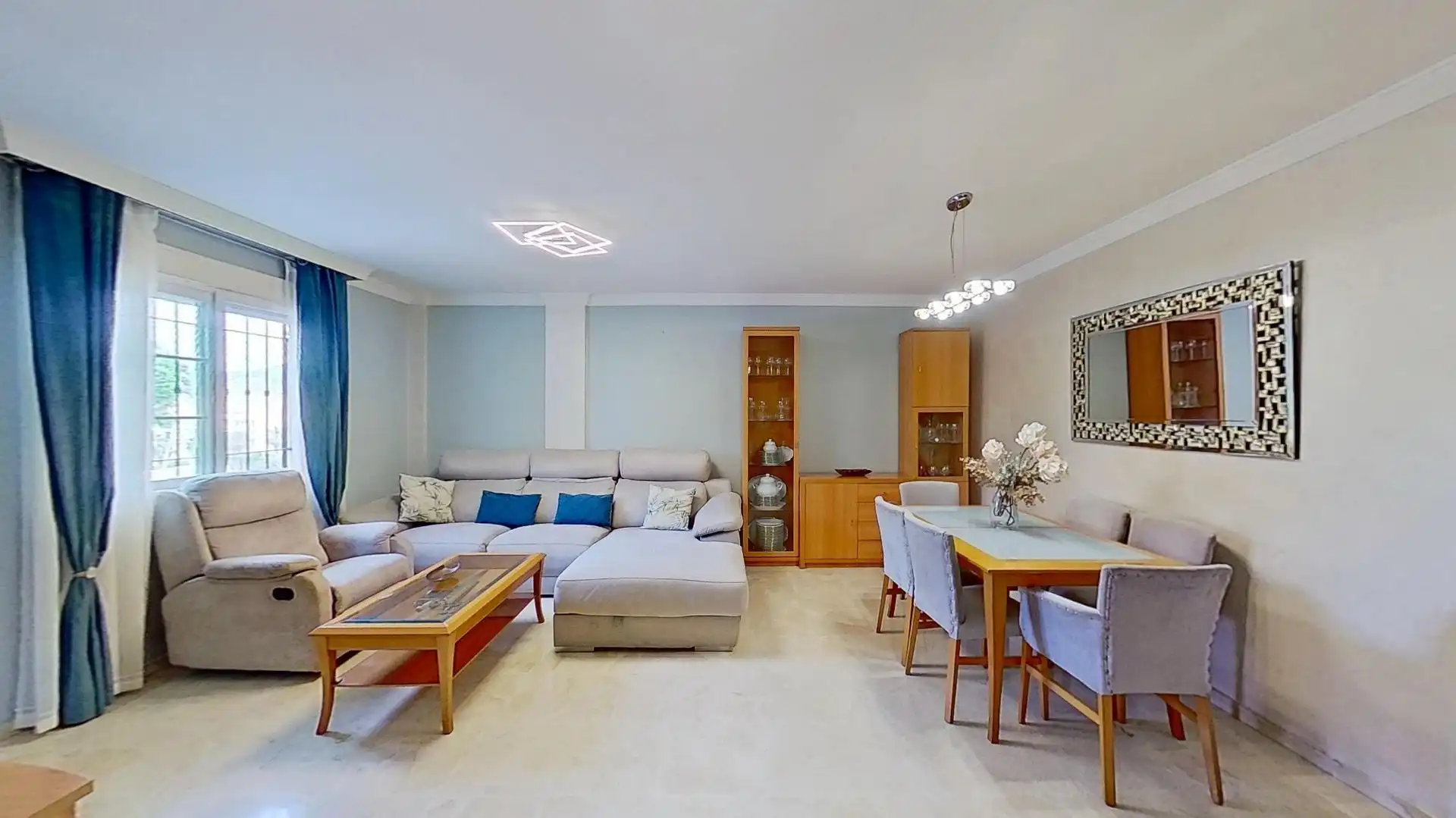 Sala d'estar de Casa o xalet en venda en Motril amb Terrassa i Balcó
