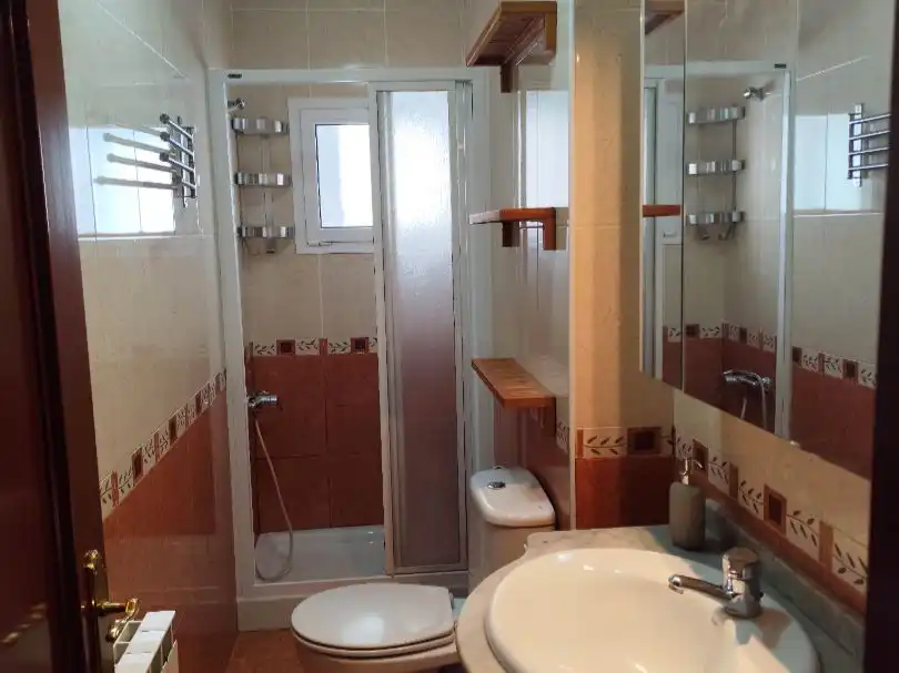 Bathroom of Flat for share in Buenavista - El Cristo