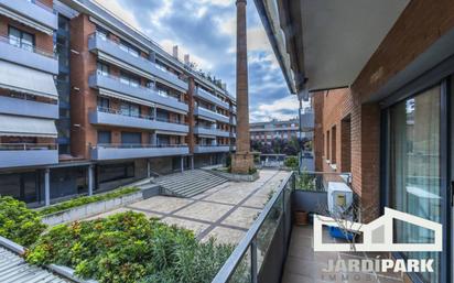 Exterior view of Flat for sale in Sabadell  with Air Conditioner and Balcony