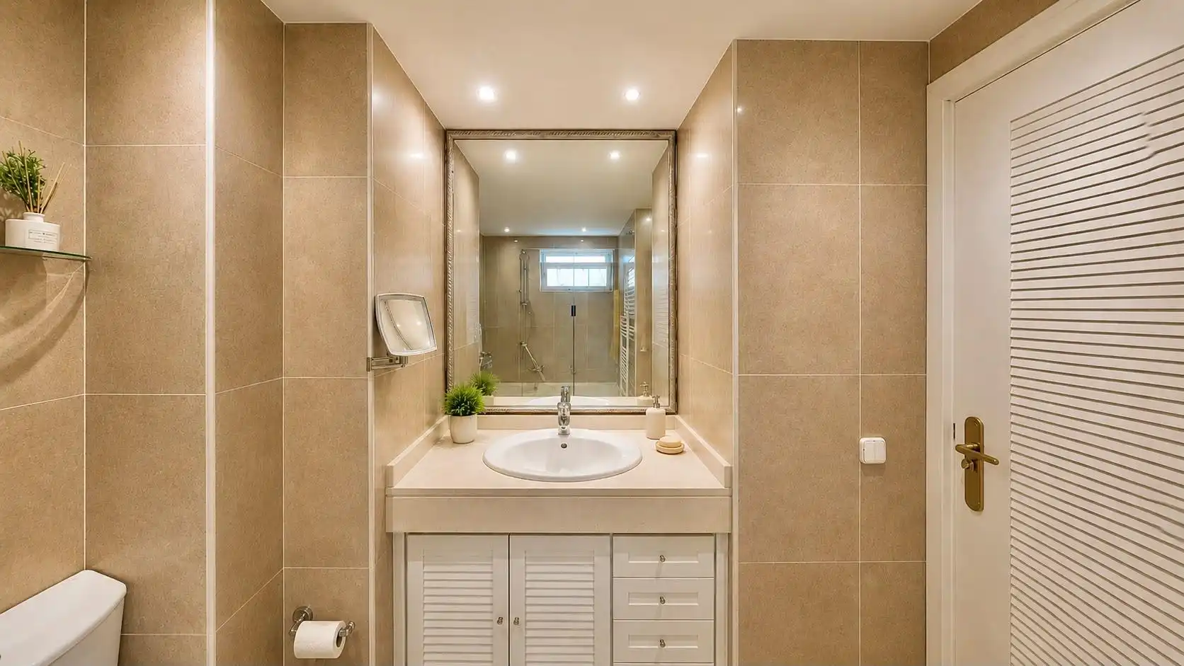 Baño de Apartamento en venta en Madrid con Aire acondicionado, Calefacción y Parquet