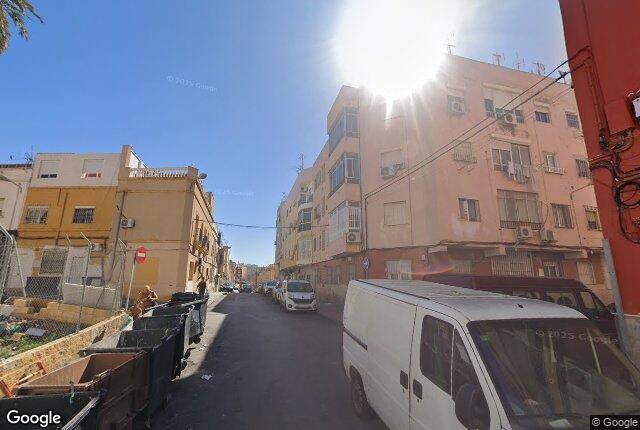 Casa adosada en Venta en CL JUAN GOYTISOLO en La Chanca - Pescadería