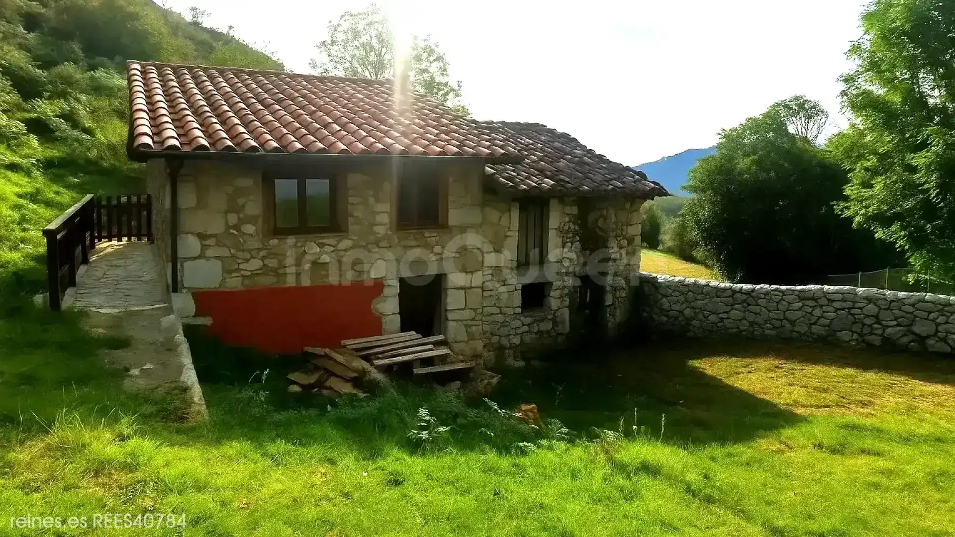 Vista exterior de Finca rústica en venda en Onís amb Terrassa