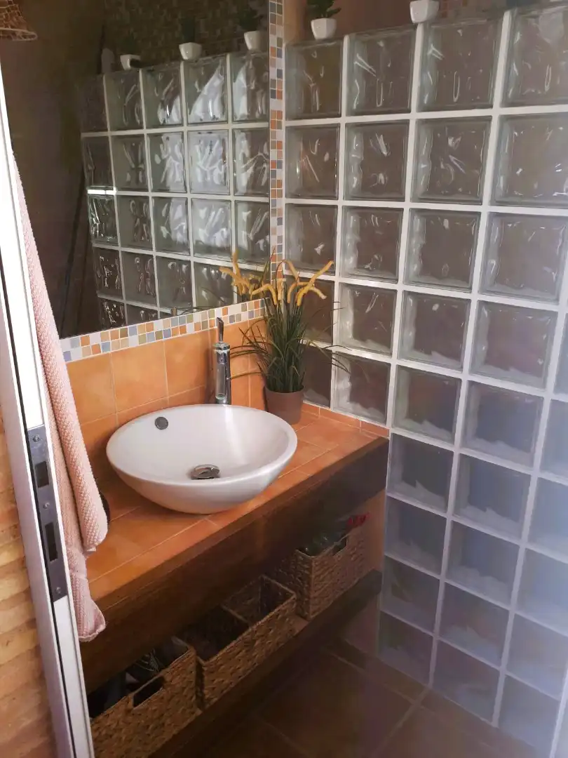 Baño de Casa adosada en venta en Torrevieja con Aire acondicionado, Terraza y Amueblado