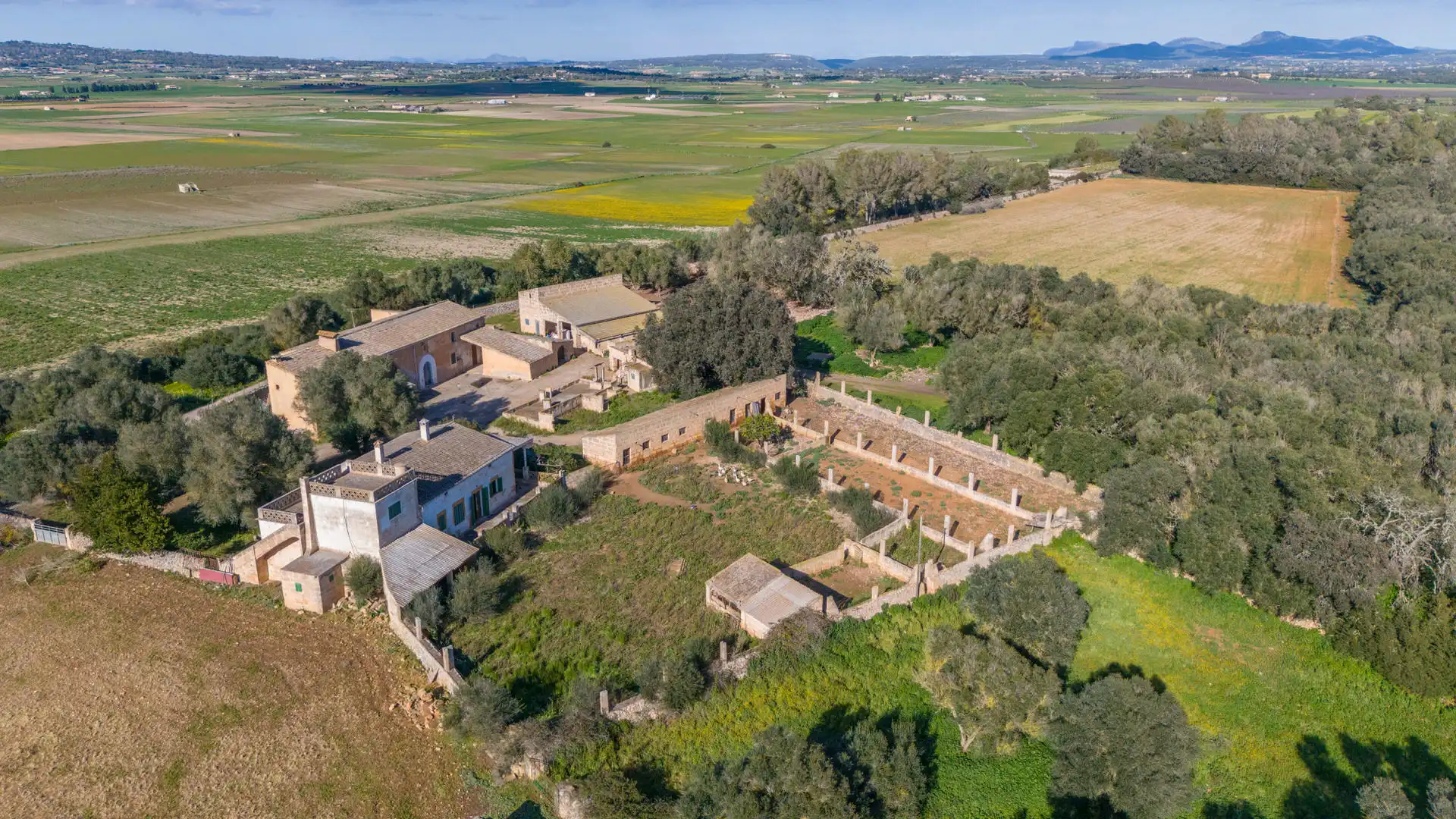 Finca rústica en venta en Vilafranca de Bonany con Terraza, Trastero y Balcón
