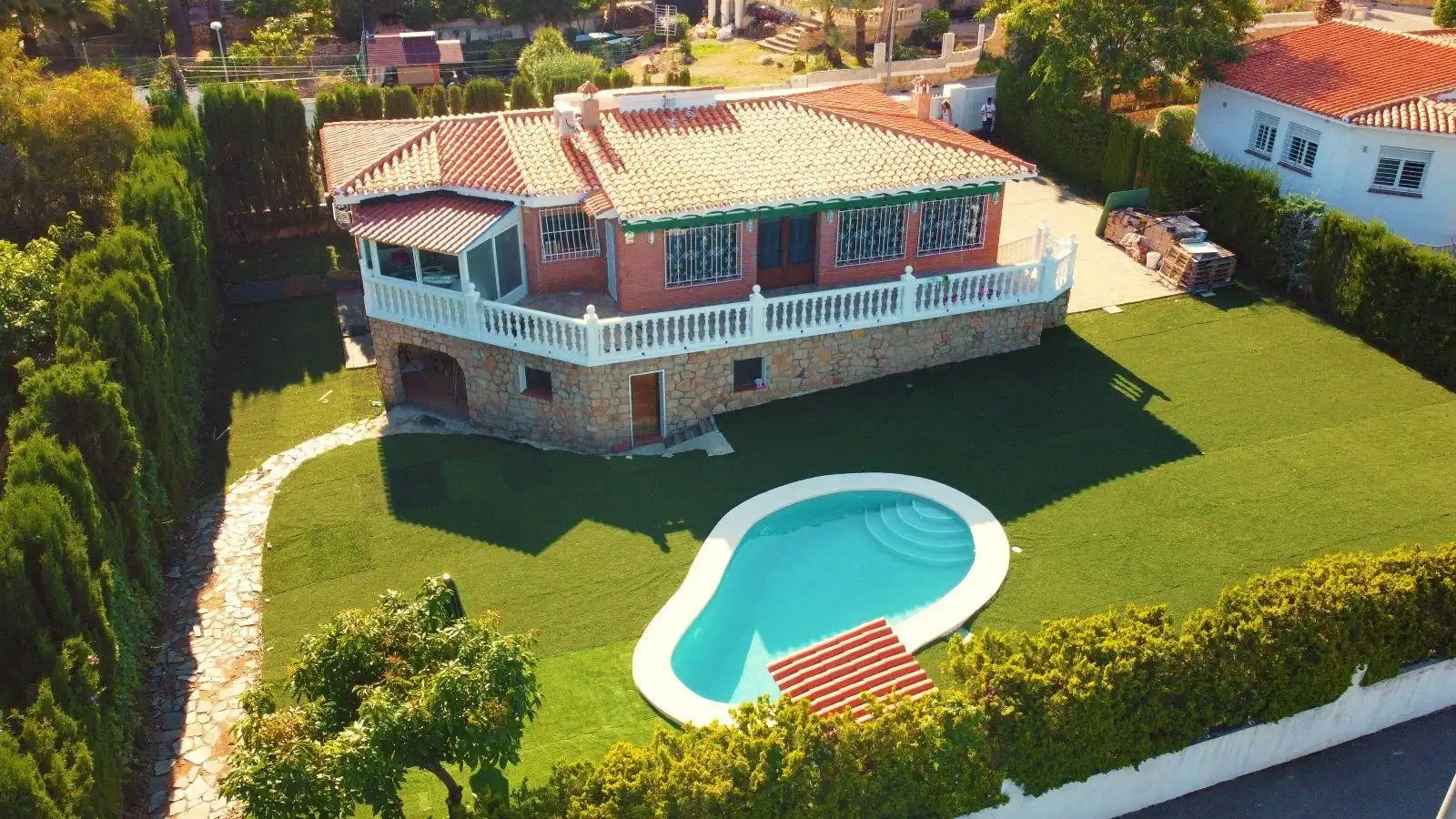 Xalet amb piscina en venda a Carrer CADERNERA