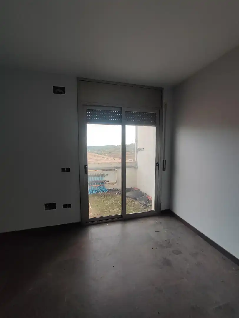 Habitación de Edificio en venta en La Bisbal del Penedès
