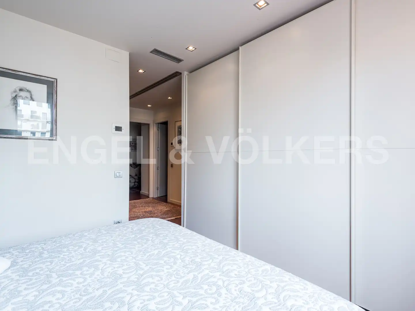 Schlafzimmer von Wohnung zum Verkauf in Barcelona mit Klimaanlage, Heizung und Terrasse