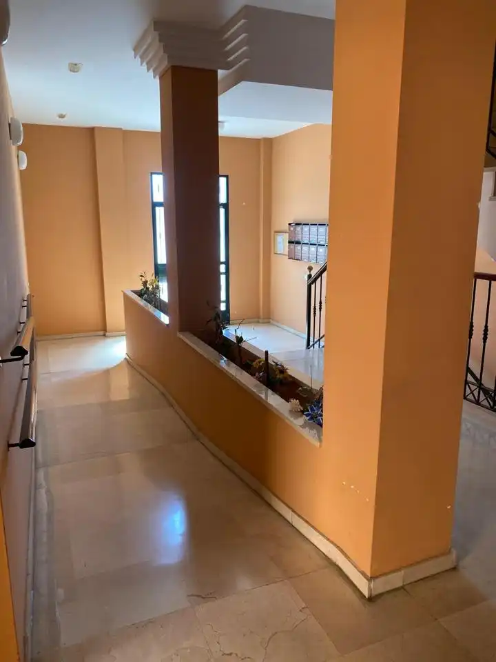 Planta baixa en venda en Dos Hermanas amb Aire condicionat i Moblat
