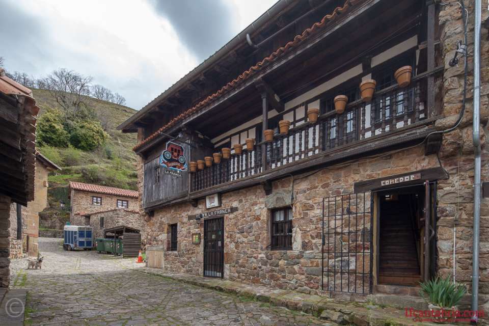 Vista exterior de Local en venda en Los Tojos 