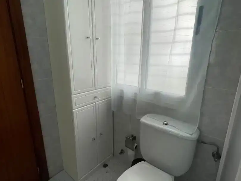 Badezimmer von Wohnung zur Miete in Ronda mit Klimaanlage, Möbliert und Balkon