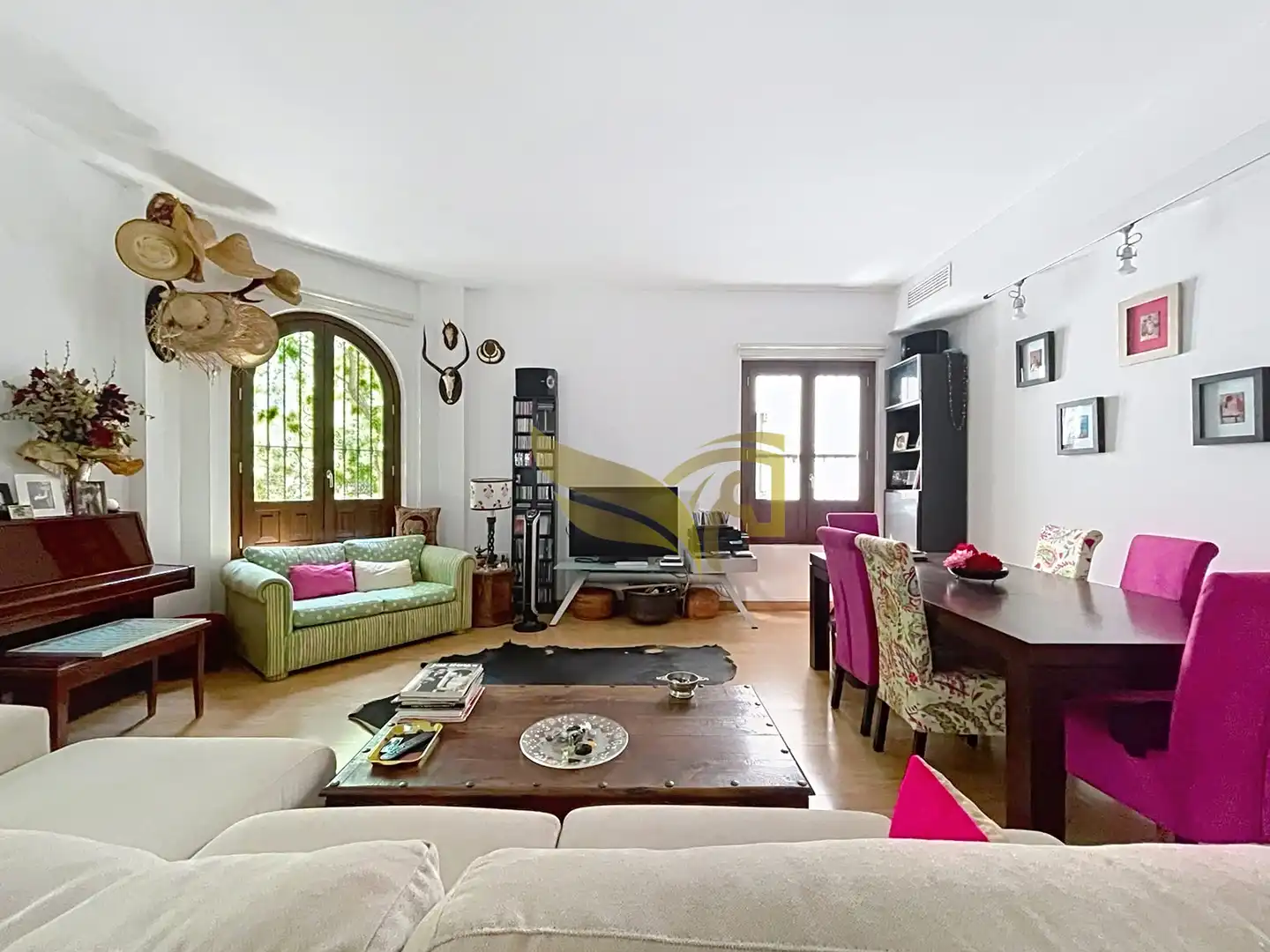 Living room of Flat for sale in Sevilla  with Air Conditioner, Heating and Storage room